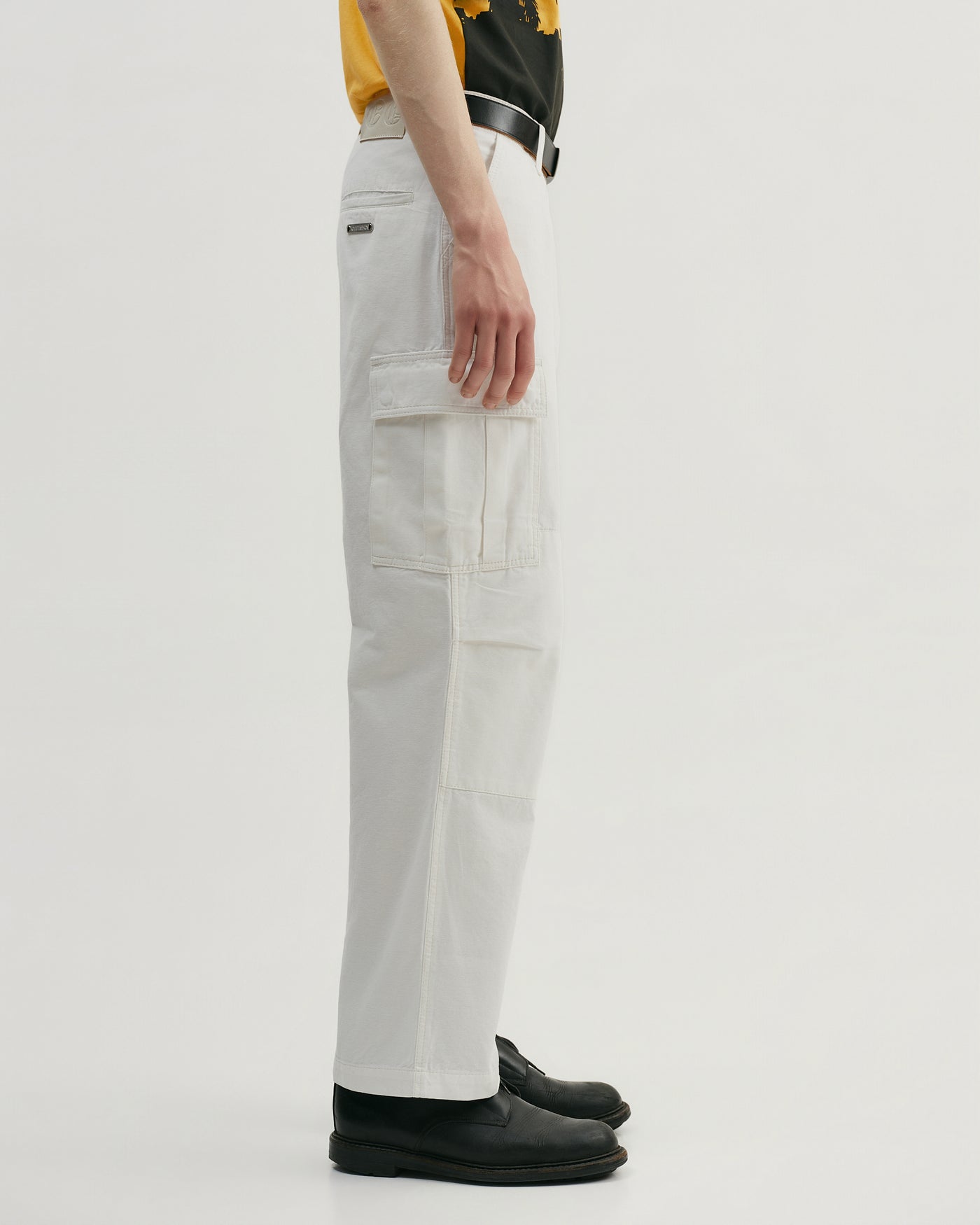 WHITE CARGO PANTS
